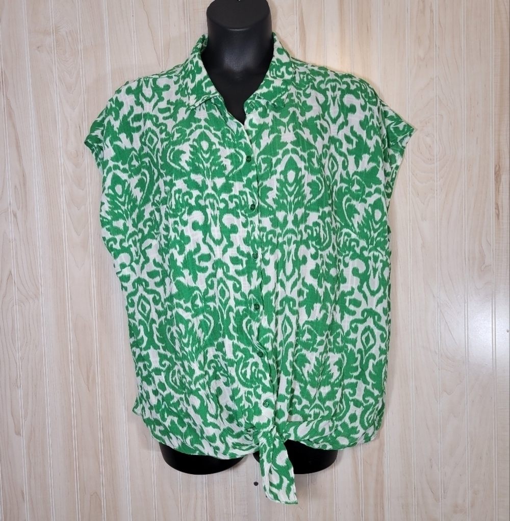 Green Patterned Tie-Front Women's Top